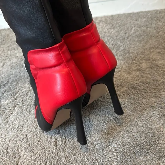 Steve Madden Stylish Black and Red Women's Boots