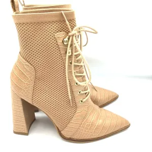 Steve Madden Stylish Tan Lace-Up Ankle Boots
