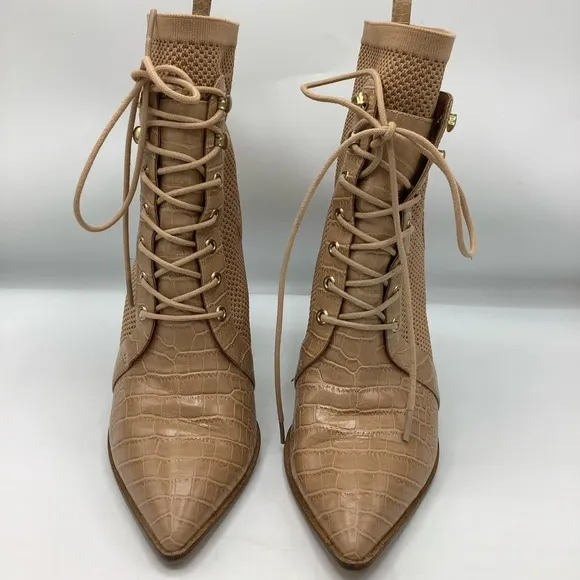 Steve Madden Stylish Tan Lace-Up Ankle Boots