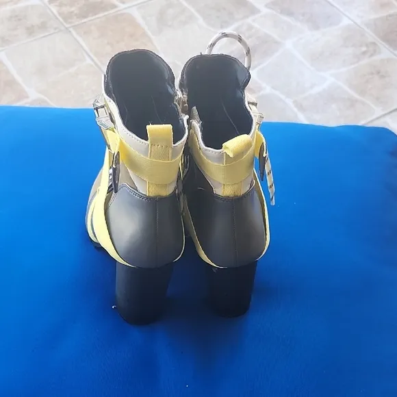 Steve Madden Stylish Yellow and Black Women's Heeled Boots