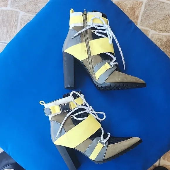 Steve Madden Stylish Yellow and Black Women's Heeled Boots