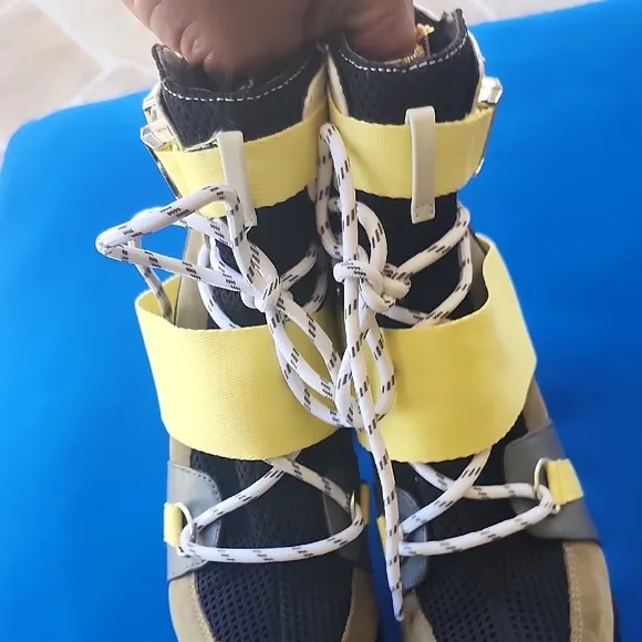 Steve Madden Stylish Yellow and Black Women's Heeled Boots