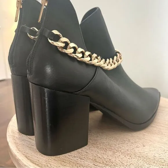 Steve Madden Tranquil Ankle Boots with Gold Chain Accent Size 10 NWOB