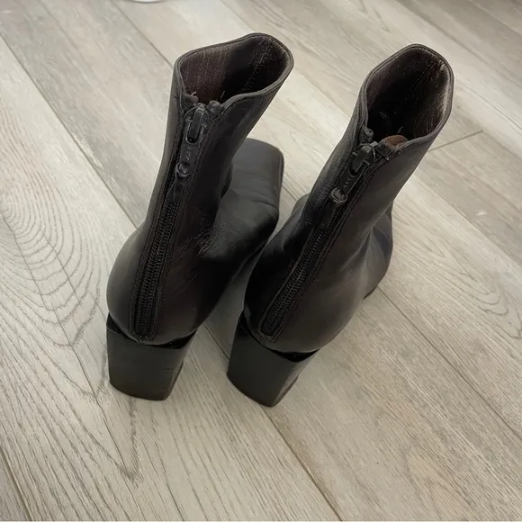 Stuart Weitzman Boots leather square toe ankle womens Brown size 8 classic chic