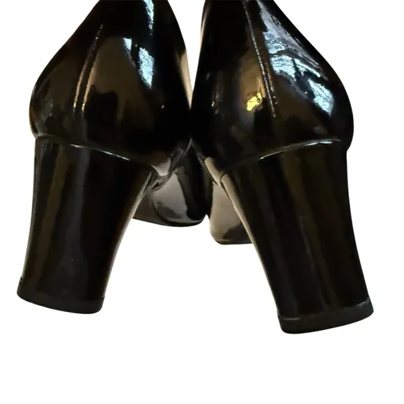 Stuart Weitzman Chic Pump Black Patent Leather Size 8.5