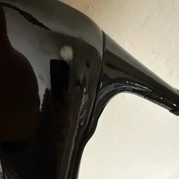 Stuart Weitzman Chic Pump Black Patent Leather Size 8.5