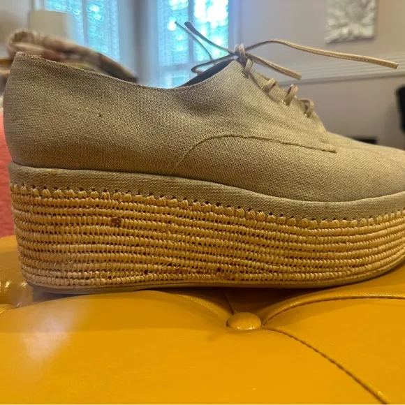 Stuart Weitzman like new platform shoes.