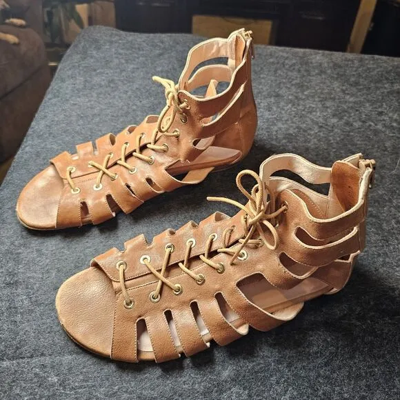 Stuart Weitzman Sandals Size 8.5 Brown Gladiator Lace Neutral Timeless Boho Chic