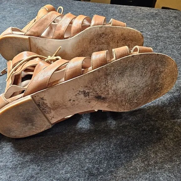 Stuart Weitzman Sandals Size 8.5 Brown Gladiator Lace Neutral Timeless Boho Chic