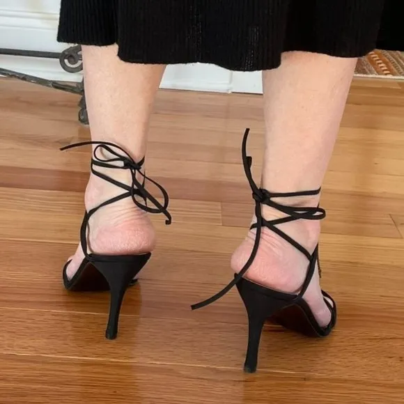 Stuart Weitzman Streamlines Womens Strappy Heels sz 8 Shoes w/Rhinestone Tassels