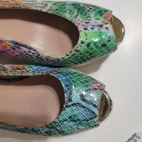 Stuart Weitzman Wedge Platform Slingback Sandals Size‎ 9 Green Blue Snake Print