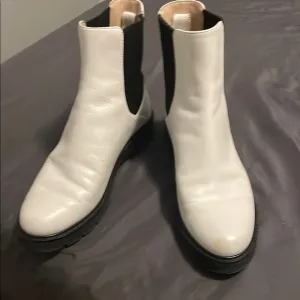Stuart Weitzman Women's White Ankle Boots
