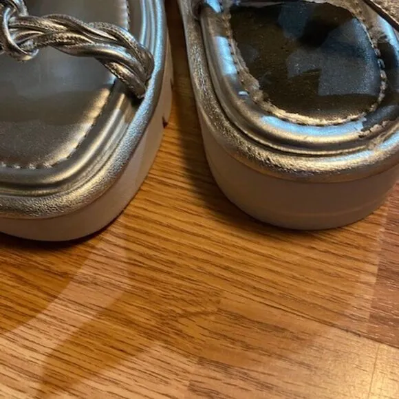 Stuart Weitzman Silver Calypso Lift Metallic Leather Platform, size 8.5