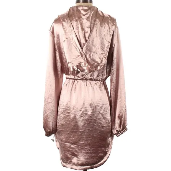 💥STUNNING💥Londunn x Missguided Pink Metallic Jacket Dress