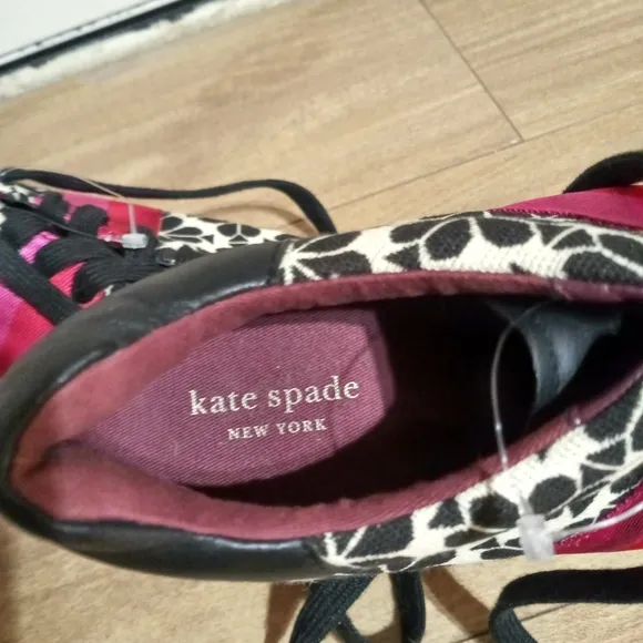 Stylish Black and Pink Women's Sneakers