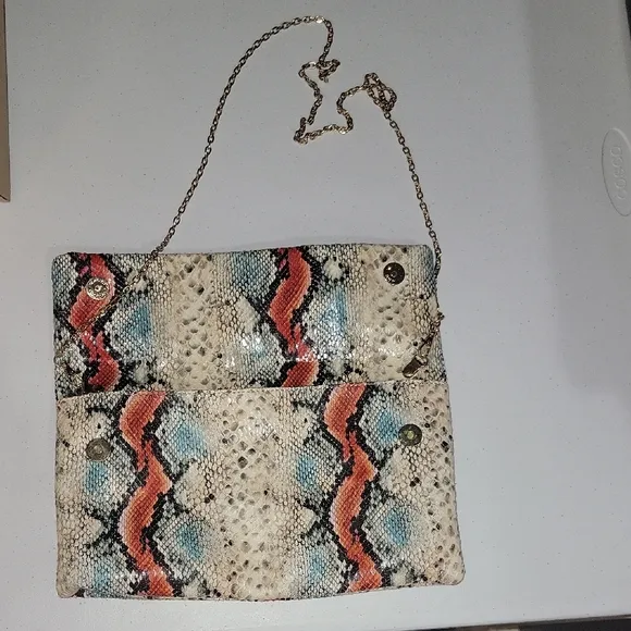 Stylish Snakeskin Pattern Women's Shoes w/Clutch