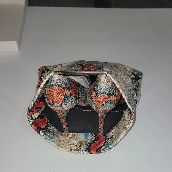 Stylish Snakeskin Pattern Women's Shoes w/Clutch
