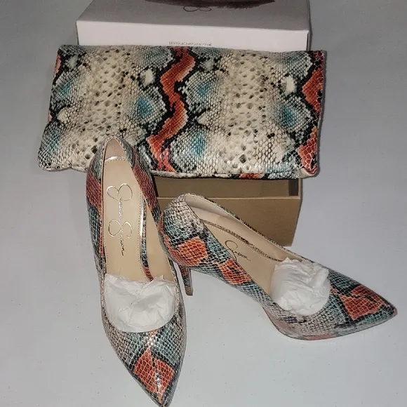 Stylish Snakeskin Pattern Women's Shoes w/Clutch