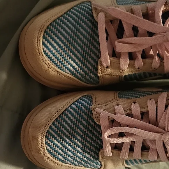 Stylish Women's Sneakers in Pink and Blue