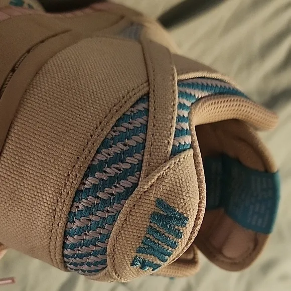 Stylish Women's Sneakers in Pink and Blue