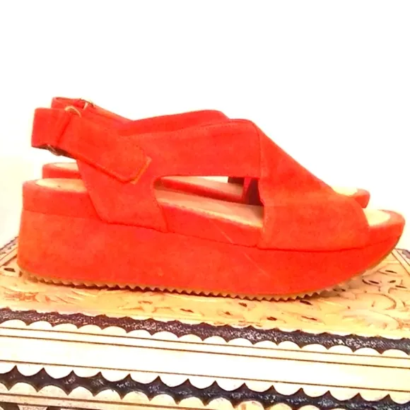 Suede platform sandals 8