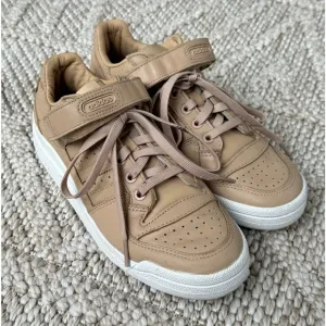 Super trendy Adidas Forum Low Nude&amp;White women’s 7