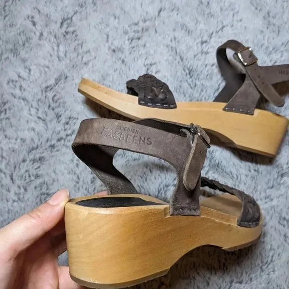 Swedish Hasbeens Brown Tan Wooden Leather Open Toe Sandals Clogs Size 40 US 10