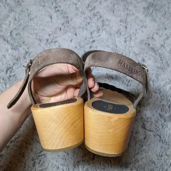 Swedish Hasbeens Brown Tan Wooden Leather Open Toe Sandals Clogs Size 40 US 10