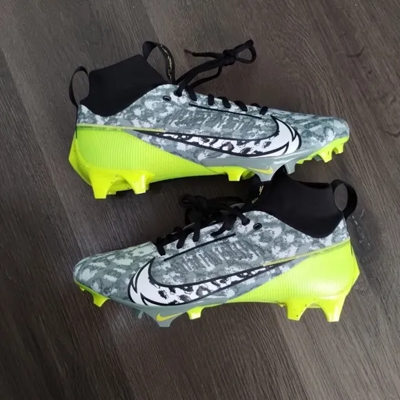 Sz 10.5 Nike Vapor Edge Pro 360 2 Volt Football Cleats Men's FB8443-703 Razor
