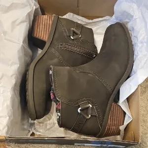 Teva Foxy Ankle Black Olive Boots
