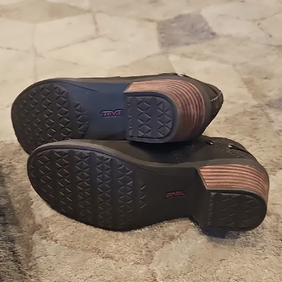 Teva Foxy Ankle Black Olive Boots