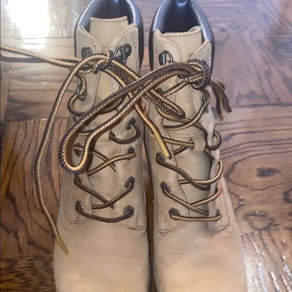 Timberland limited edition Women's Camel Wedge Ankle Boots Like New NO Box