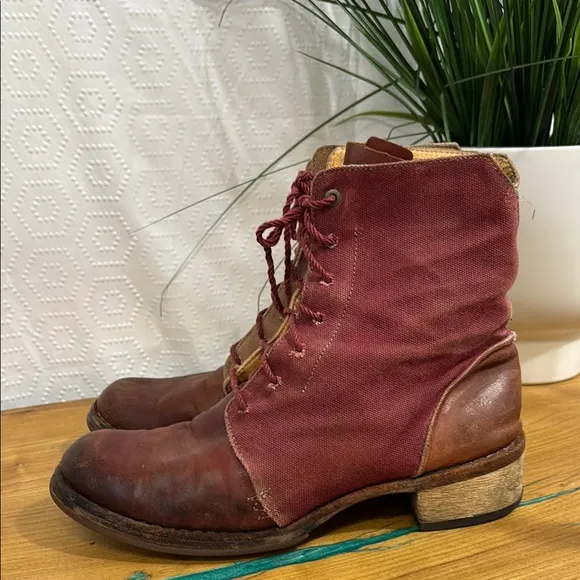 Timberland moto Vintage Red Leather Lace-Up Boots