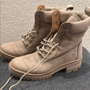 Timberland Women's Lace-Up Boots - Beige