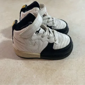 Toddler Boys Baby Nike Air Jordan shoes Taxi Fusion Black white retro size 4C