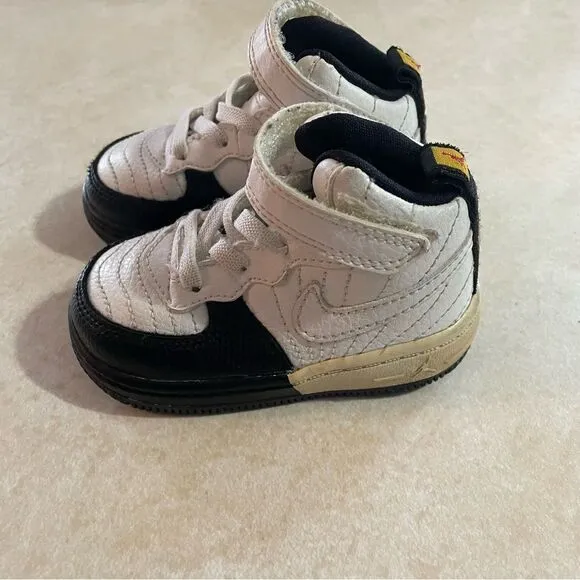 Toddler Boys Baby Nike Air Jordan shoes Taxi Fusion Black white retro size 4C