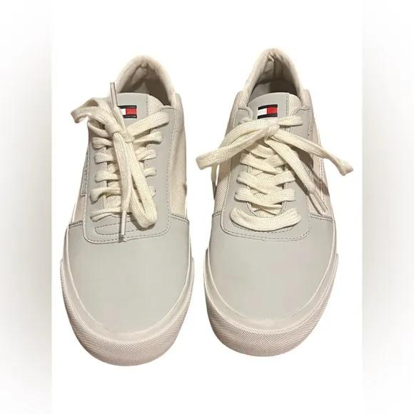 Tommy Hilfiger NWOB  White and Brown Men's Shoes! Size 10