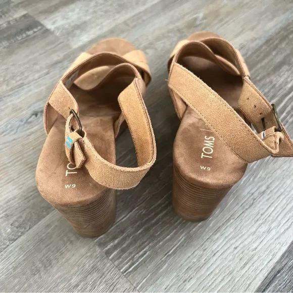 Tom’s criss cross chunky platform heels