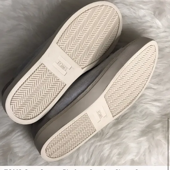TOMS Gray Canvas Platform Sneaker Shoes 9
