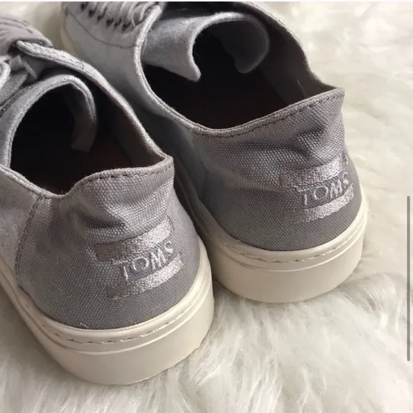 TOMS Gray Canvas Platform Sneaker Shoes 9