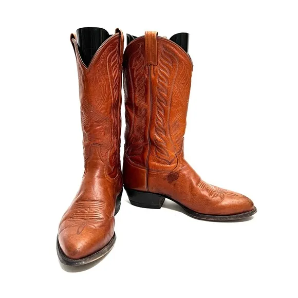 TONY LAMA | Vintage 1970s men’s honey brown leather cowboy boots