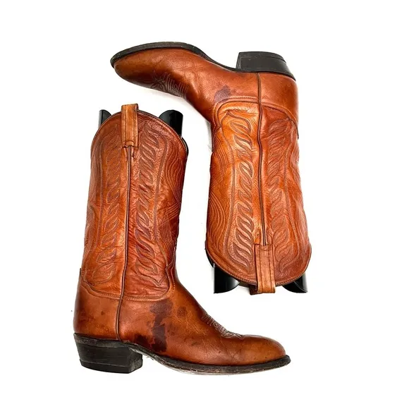TONY LAMA | Vintage 1970s men’s honey brown leather cowboy boots