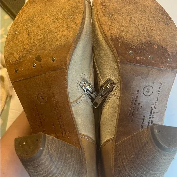 Top shop Women's Distressed Boots in Tan and Cream size 41