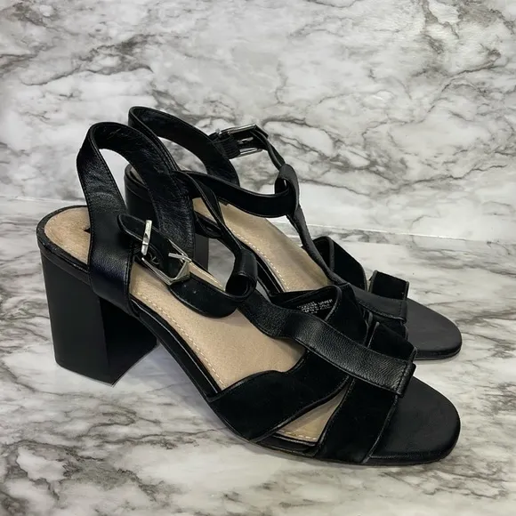 Torrid Black leather sandals plus size Black platform size 8.5W