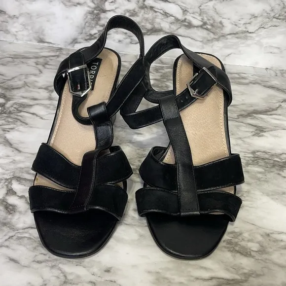 Torrid Black leather sandals plus size Black platform size 8.5W