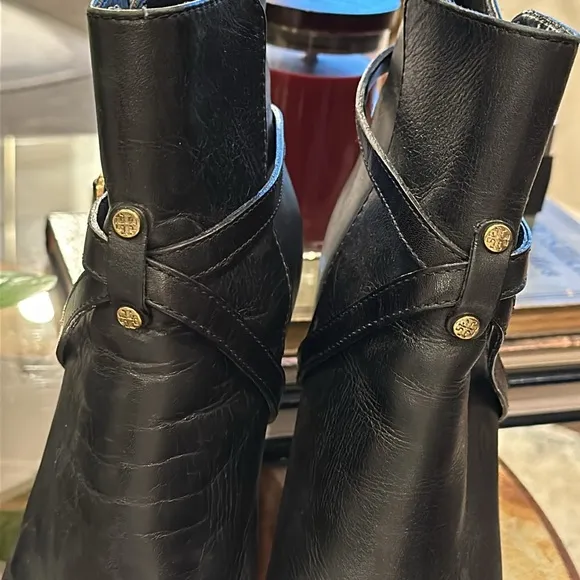 Tory Burch Black Leather chic Booties high heel sexy ankle boots Sz 10 Brazil