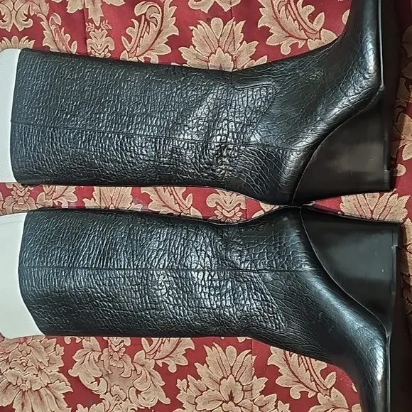 Tory Burch NWOB Black Dabney Croc Textured  Pebbled Embossed Knee-High B…