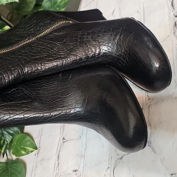 Tory Burch NWOB Black Dabney Croc Textured  Pebbled Embossed Knee-High B…