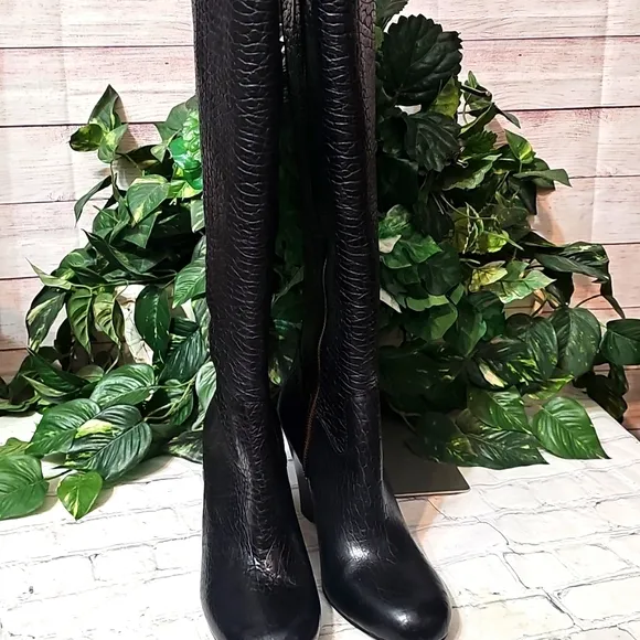 Tory Burch NWOB Black Dabney Croc Textured  Pebbled Embossed Knee-High B…