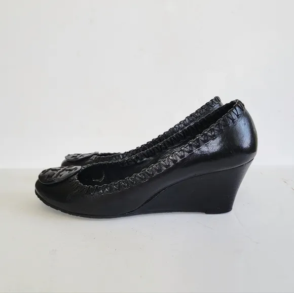 Tory Burch Womens 8 Black Leather Whipstitch Low Profile Wedge Shoes